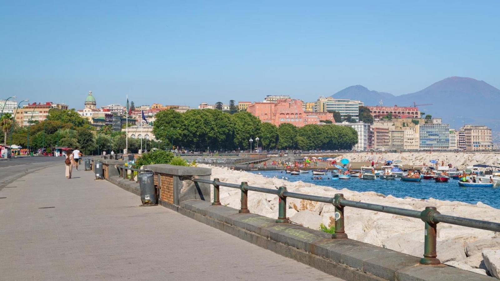 House Piazza Plebiscito By Loveinthetravel Naples Exterior photo